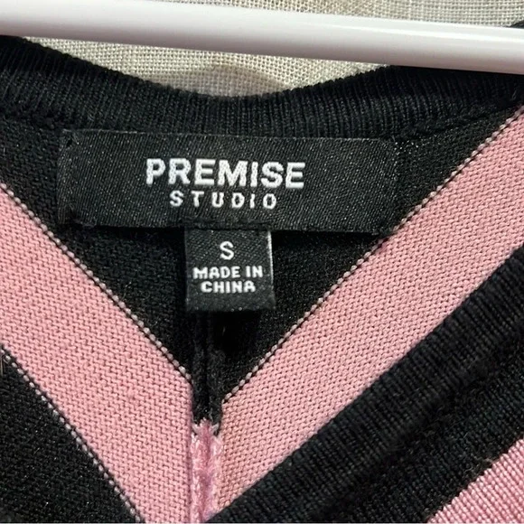 Premise Studio | Pink and Black Striped Sweater with a Drop Shoulder Women Small - Picture 5 of 7